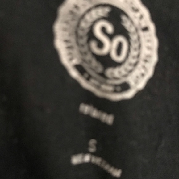 Black shirt - Picture 3 of 4